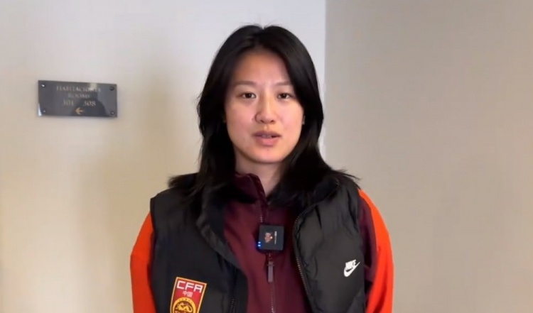  汪琳琳：范迪克是我的偶像和目標(biāo)，希望變成他那樣全面的中后衛(wèi)