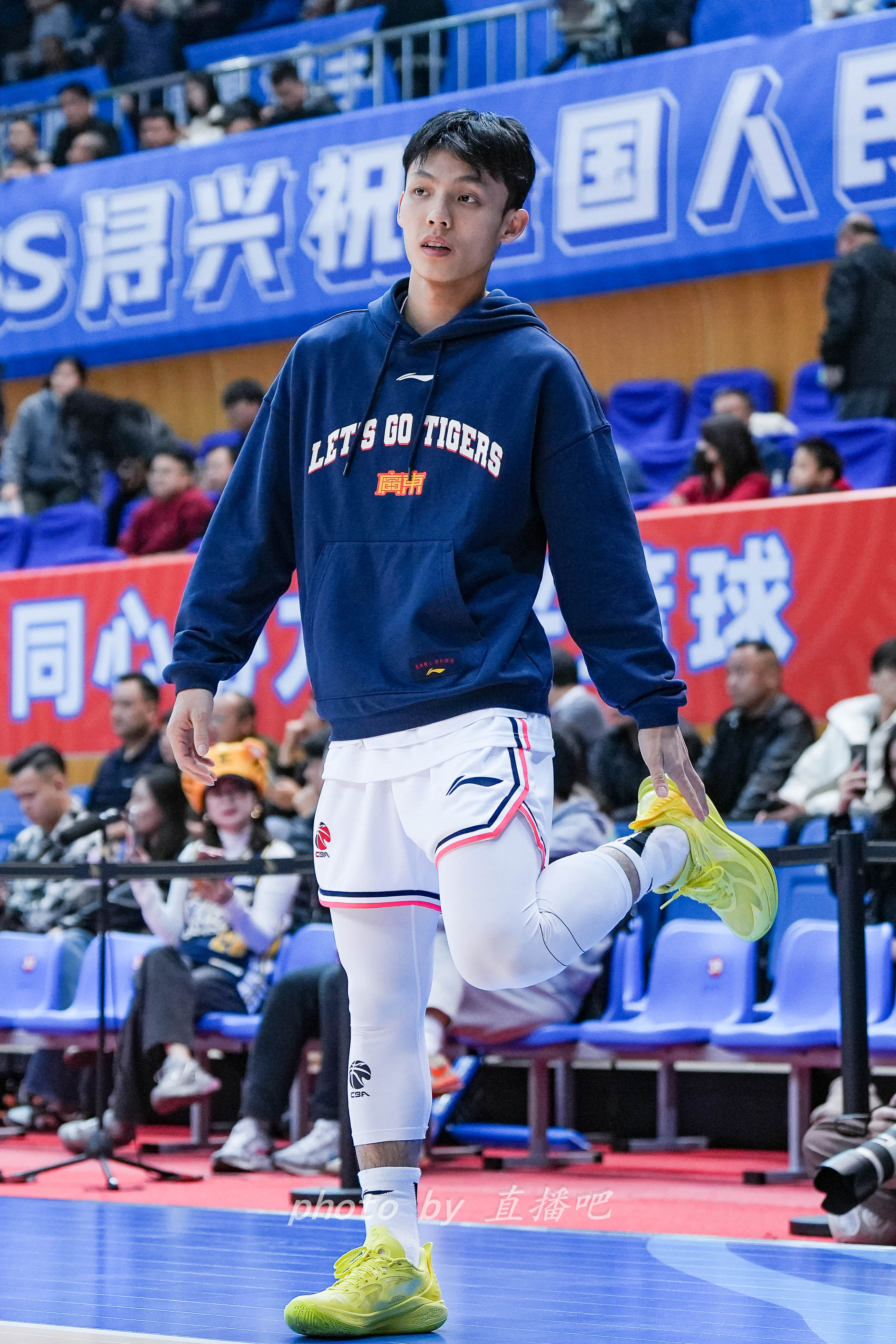  “控球中鋒”！徐杰這身體素質有億點東西
