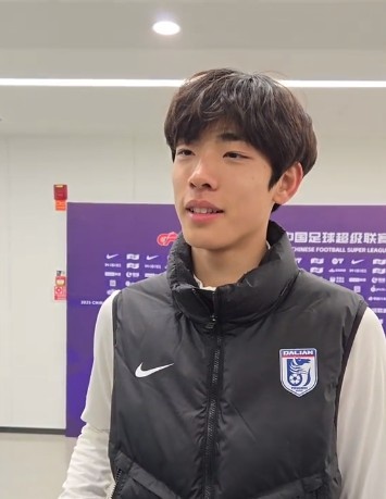  國青歸來上演中超首秀，朱鵬宇：感覺很好，場上大哥們很支持我
