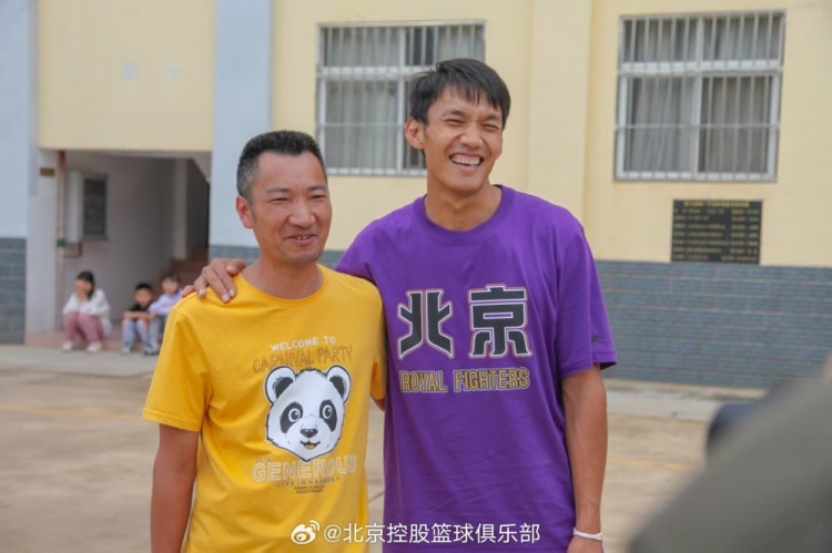  那一封信的故事還在延續(xù) 矣進宏母校的師生們來到北京了！