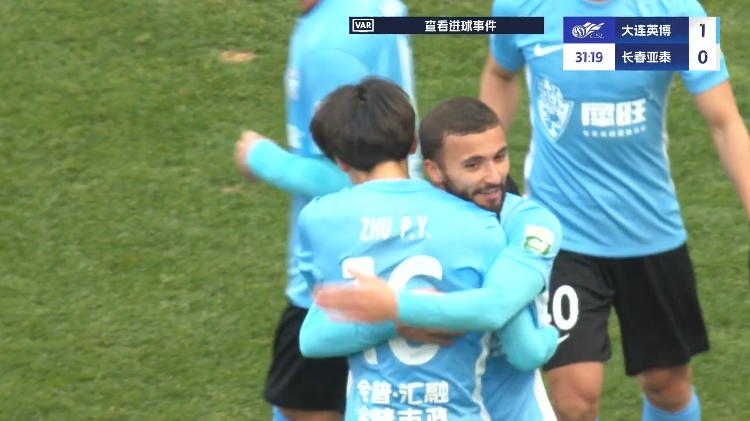  19歲朱鵬宇中超處子球！大連英博1-0領(lǐng)先長春亞泰，馬萊萊助攻