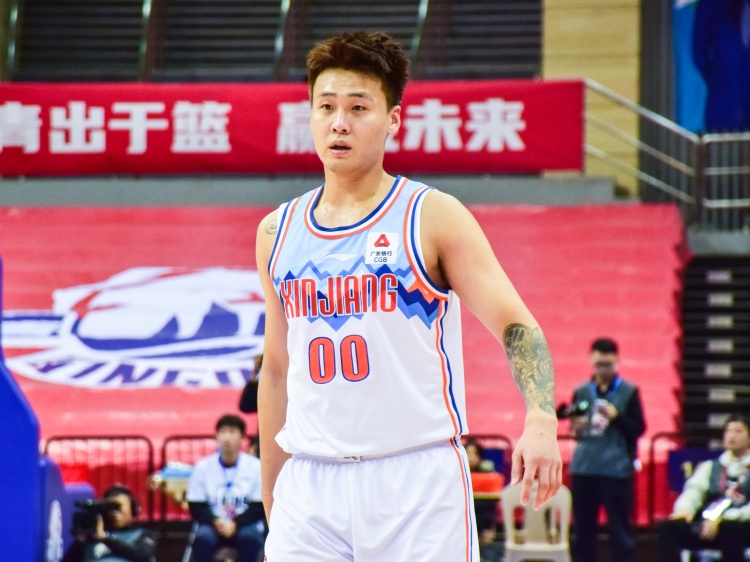  ??隨便打打！趙睿半場8中7&三分3中3貢獻18分2助攻2搶斷
