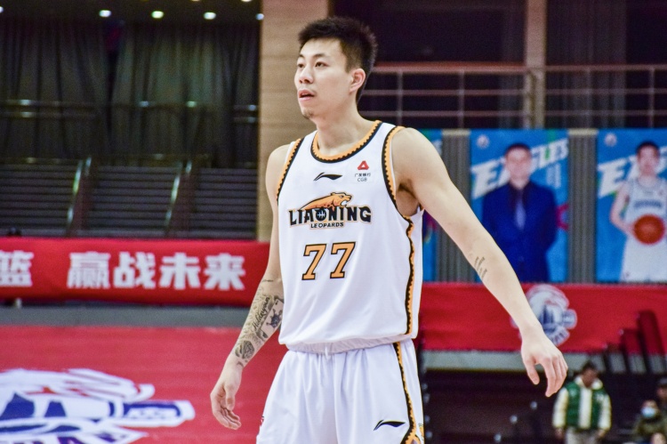  還得再調(diào)整！張鎮(zhèn)麟復(fù)出8中1拿到2分8助出現(xiàn)6失誤 正負值-34最低